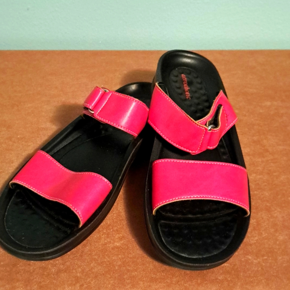 Aerothotic red leather sandals size 9 lightweight two strap